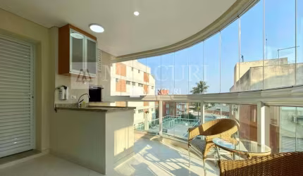 Apartamento com Varanda Gourmet e Três Suítes na Praia da Enseada, Guarujá