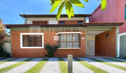 Casa à Venda no Guarujá, Condomínio Jardim Albamar – Imobiliária Mercuri - Imóveis no Guarujá