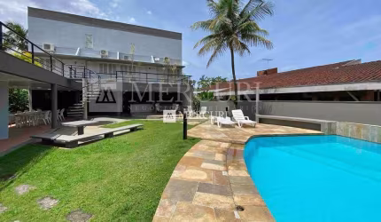Casa com Piscina e Área Gourmet na Praia da Enseada, Guarujá