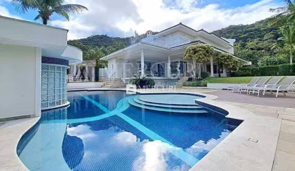 Casa de Alto Padrão com Piscina e Espaço Gourmet no Guarujá