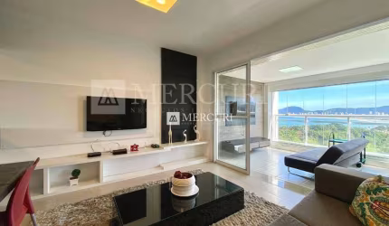 Apartamento com Vista para o Mar e Ampla Varanda na Enseada, Guarujá