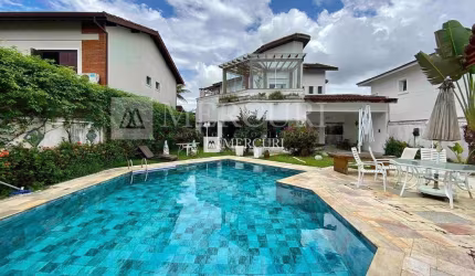 Confortável Casa com 4 Suítes e Piscina no Jardim Acapulco