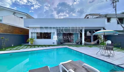 Casa com Área de Lazer Completa no Condomínio Jardim Acapulco, Guarujá