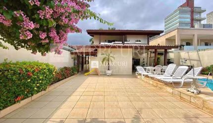 Casa no Guarujá, com Piscina e Espaço Gourmet, Praia da Enseada - Mercuri Imóveis Guarujá