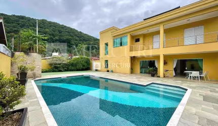 Casa à Venda no Guarujá – Pernambuco, Condomínio Jardim Albamar com Lazer Completo