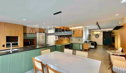Apartamento no Guarujá, Pitangueiras, Reformado e com Varanda Gourmet.