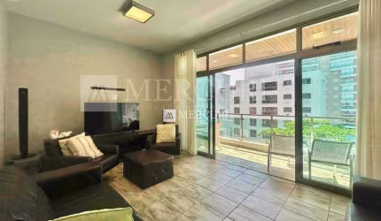 Apartamento no Guarujá, Enseada, 4 suítes, prédio com lazer.