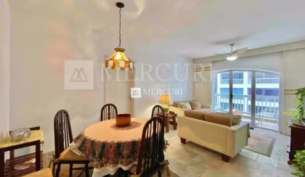Apartamento no Guarujá, Praia das Pitangueiras, 2 quartos e sacada com vista para o mar.