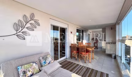 Apartamento no Guarujá, Enseada, com Vista Mar, 2 suítes e Área Gourmet.