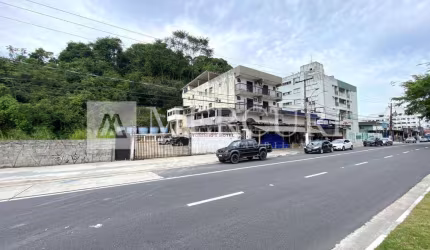 Terreno no Guarujá, Enseada, área de estacionamento e hotel