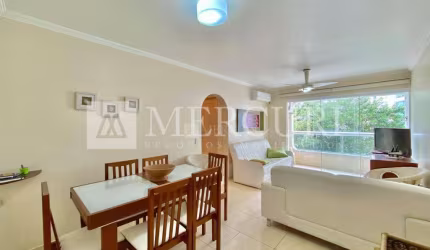Apartamento no Guarujá, Pitangueiras, 2 quartos e sacada com vista para o mar.