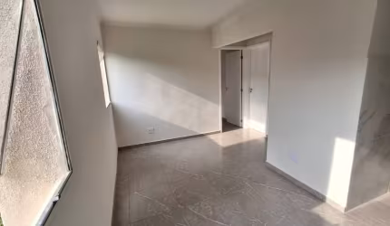 Lindo apartamento térreo reformado, a 300m do metrô!