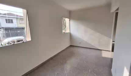 Lindo apartamento térreo reformado, a 300m do metrô!