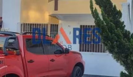 Casa em condomínio fechado com 3 quartos à venda na Das Camélias, 930, Parque Assunção, Taboão da Serra por R$ 750.000