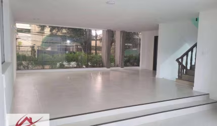 Casa com 330 m² 4 dormitórios 1 suíte 4 vagas para alugar Alameda dos Guaramomis - Moema