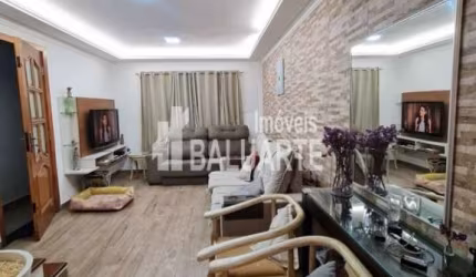 Sobrado a venda no Jardim Itapeva, muito bem localizado.