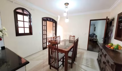 Sobrado a venda no Jd Consórcio, com 3 dormitórios sendo 1 suite