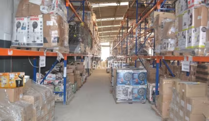 Galpão/Depósito/Armazém e 5 banheiros à Venda, 1258 m² por R$ 6.360.000