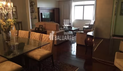 Apartamento com 3 Quartos e 2 banheiros à Venda, 210 m² por R$ 1.750.000