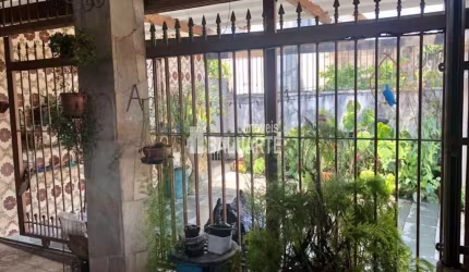 CASA TÉRREA A VENDA EM JABAQUARA