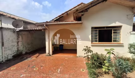 Duas casas antigas ,terreno 500 metros 900.000