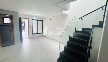 Sobrado com 3 Quartos e 3 banheiros à Venda, 110m² por R$ 750.000