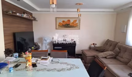 Sobrado com 3 Quartos e 2 banheiros à Venda, 115 m² por R$ 580.000