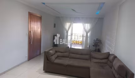 Sobrado de 180 m2 á venda com salão comercial