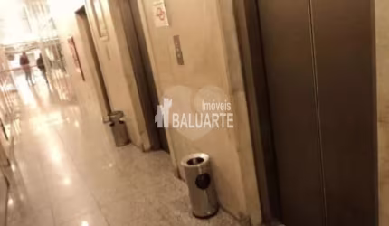 Venda e Locação de conjunto comercial no Centro Histórico de São Paulo.