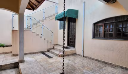Casa  em condomínio fechado na cidade de Arujá Country Club - 4 Suítes, 400m²