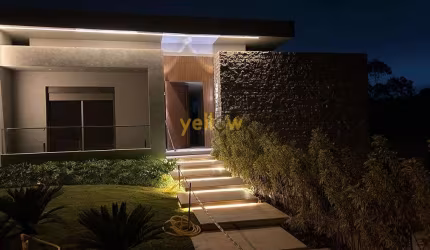 Casa de luxo em condomínio fechado em Arujá com 4 suítes mais 1 de empregados e 550m² por R$5,2 milhões - venda