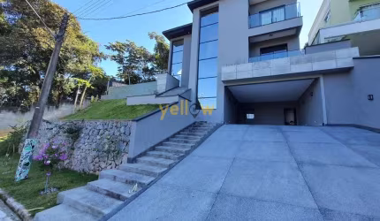 Casa à Venda em Arujá: 3 Dormitórios no Hills III