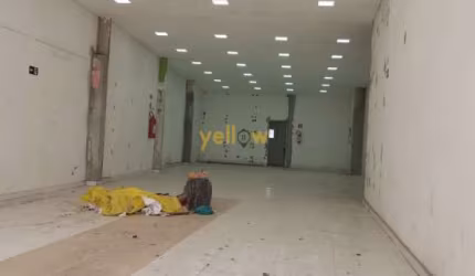 Salão Comercial em Centro de Itaquaquecetuba: 250m² locação por R$30.000