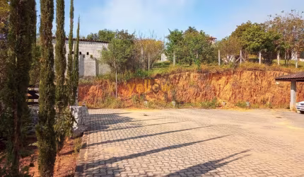 Chácara de luxo em Monte Negro - Santa Isabel com 362m² de área útil, 5 dormitórios e 3 banheiros por R$1.595.000 para venda e locação
