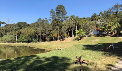 Chácara de 1.000M² em Itapevi com 10 dormitórios e 6 banheiros. À venda por R$ 1.990.000 Conheça agora o seu refúgio em Plarque Mira Flores.