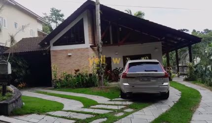 Casa em Condomínio Fechado em Arujá com 750M² e 3 Suítes - Venda  por R$2.150.000