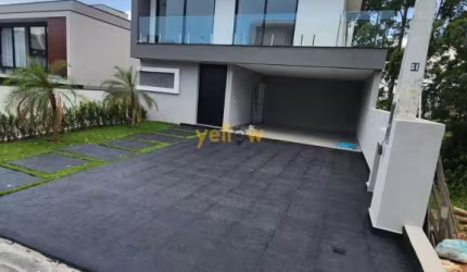 Casa em Condomínio Fechado em Residencial Real Park - Arujá, SP