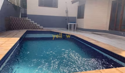 Casa em Condomínio Fechado com 3 Dormitórios e 1 Suíte em Arujá - Venda  R$1.800.000