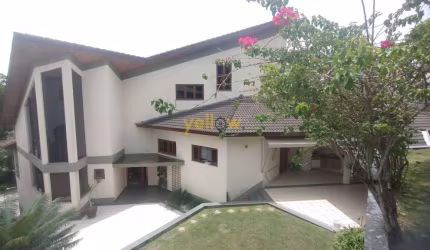 Casa em Condomínio Fechado em Arujázinho I, II e III com 405m², 5 quartos, 2 suítes e 4 banheiros. À venda por R$ 2.800.000. Encontre seu lar perfeito agora!