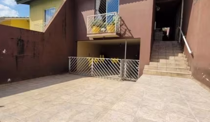 Casa em Jordanópolis - Arujá com 116M², 2 dormitórios e 1 suíte por R$690k - Venda