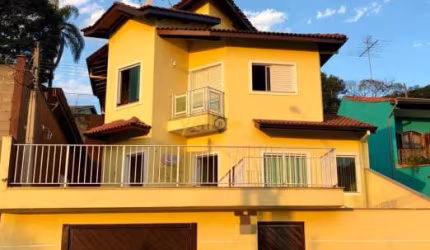 Casa Comercial em Jardim Planalto - Arujá com 257M² Área Útil, 9 Dormitórios e 2 Suítes por R$ 1.700.000 - Venda e Locação Disponíveis