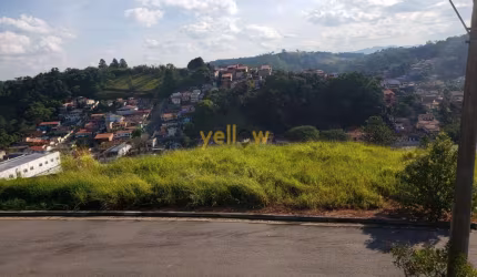Procurando um terreno residencial em Santa Isabel ? Temos o imóvel perfeito para você! Este terreno está localizado no Centro da cidade, oferecendo uma localização privilegiada e conveniente para quem