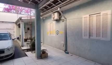 Casa Comercial no Centro de Arujá: 3 Dormitórios e 1 Suíte à venda e locação por R$ 12.000