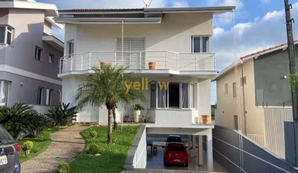 Casa em Condomínio Fechado em Arujá Ville, 3 Suítes para Alugar