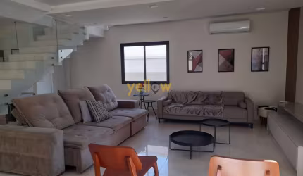 Casa em Condomínio Fechado em Arujazinho IV: 240m², 3 suítes, 4 banheiros - Venda por R$2.300.000
