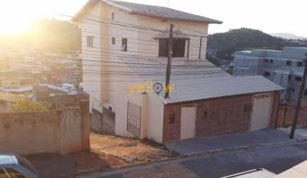 Casa em Jardim Monte Serrat, Santa Isabel: 3 dormitórios, 4 banheiros por R$ 800k - venda
