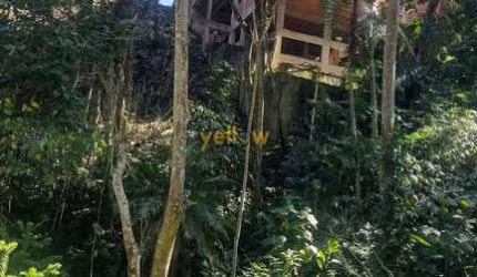 Casa em Condomínio Fechado em Arujá: 330m², 3 Suítes, R$1.8M