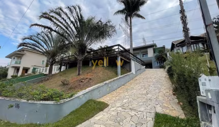 Casa Luxuosa em Condomínio Hills III - 4 Dormitórios à Venda