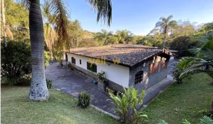 Sítio à Venda e Locação em Arujá - 4 Dormitórios, R$ 1,65M
