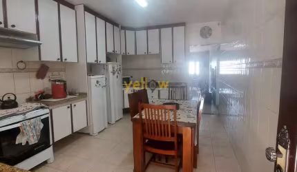 Casa à Venda e Locação em Jardim Planalto - Arujá R$1.350.000